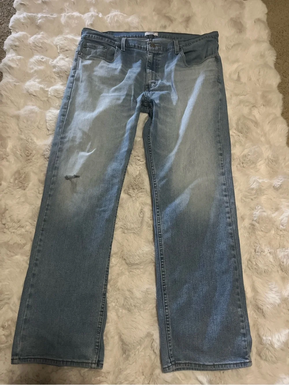 Levi’s Denizen 285 relaxed blue men’s jeans , Size 36 x 30.